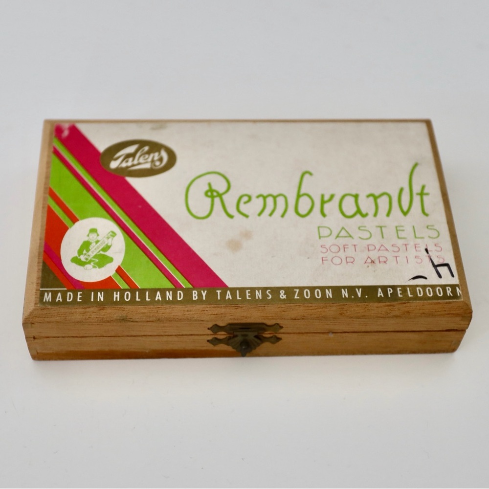 Rembrandt Soft Pastels by Talens and Zoon, Holland, Wooden Box, Vintage‎ 13 PCs